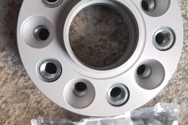 Distancier te ndryshem per cdo lloj makine 100% Original 