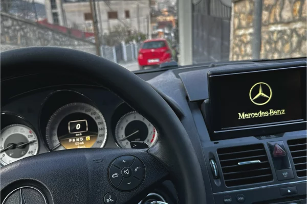 Makina ne shitje ne Tirane, Mercedes-Benz, 2010 gasoline-gas,Kambio Automatik Pagesa 750,000  Leke.