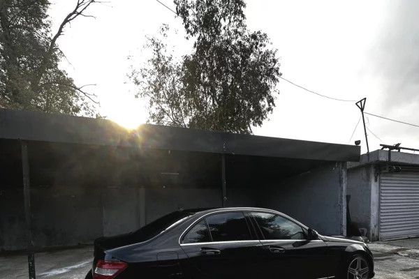 Makina ne shitje ne Tirane, Mercedes-Benz, 2010 gasoline-gas,Kambio Automatik Pagesa 750,000  Leke.