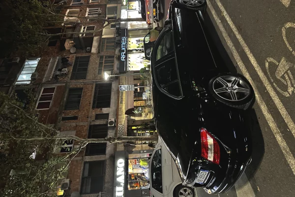 Makina ne shitje ne Tirane, Mercedes-Benz, 2010 gasoline-gas,Kambio Automatik Pagesa 750,000  Leke.