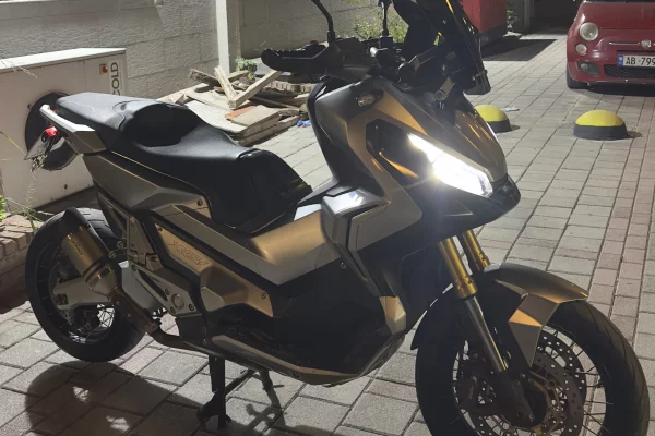 Honda X-adv  750