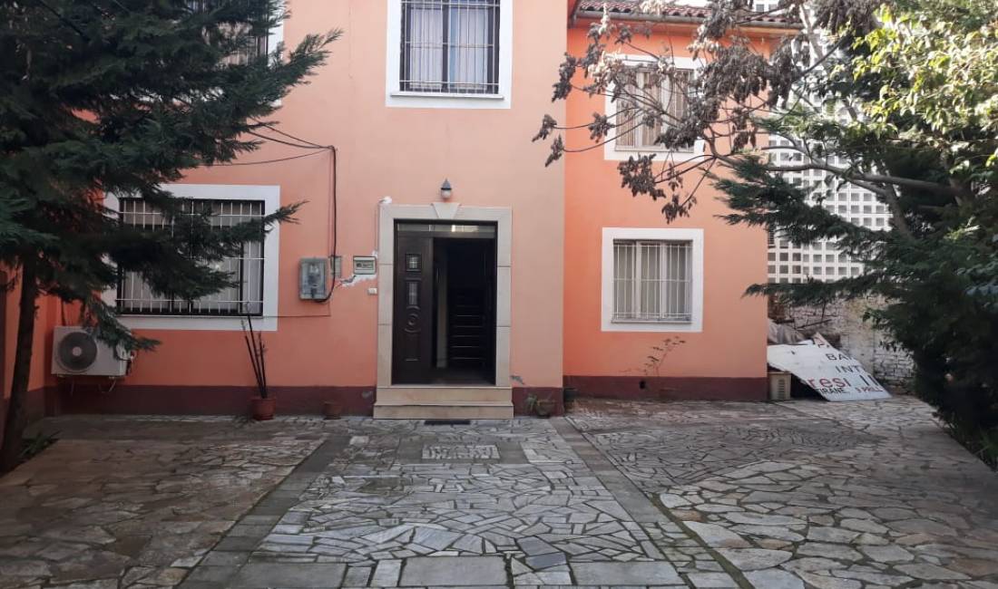 Vile 2 kateshe . Pazari I Ri 