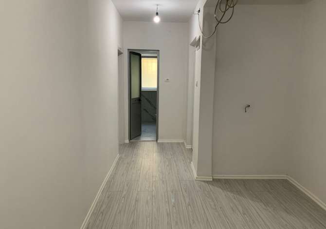 Ambient biznesi 75 m2 NETO per shitje perball shkolles Harry Fultz