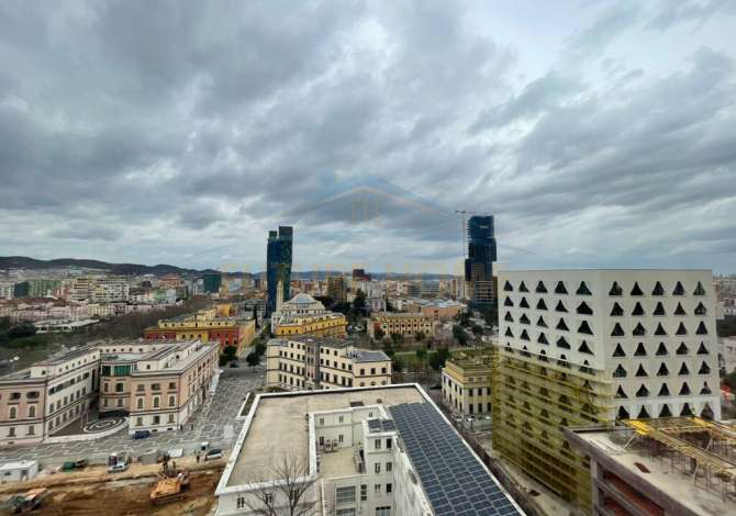 Ambiente Commerciale in Affitto 3+1 a Tirana - 2,000 Euro