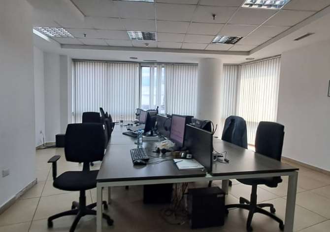 Ambient biznesi me qera 3+1 ne Tirane - 2,200 Euro