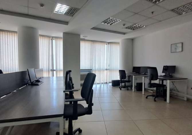 Ambient biznesi me qera 3+1 ne Tirane - 2,200 Euro