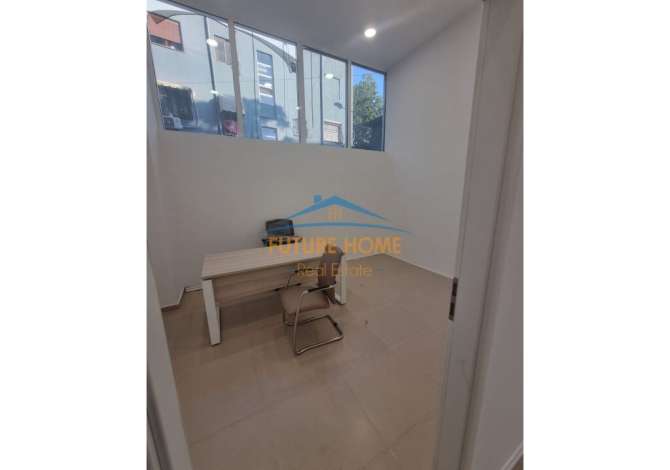 Ambient per zyra, klinike tek shkolla Bashkuar