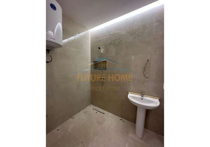 Ambiente Commerciale in Affitto 3+1 a Tirana - 600 Euro