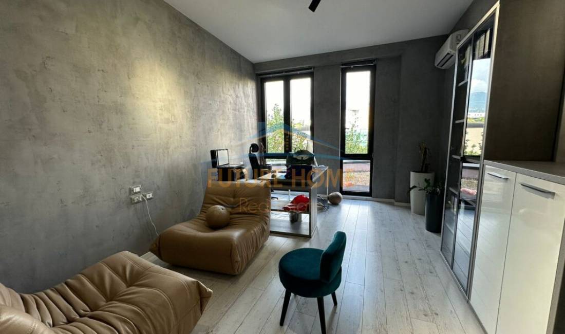 Super ambient per zyra tek Park Gate, Rruga Elbasanit