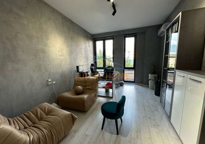 Business Property for Rent 3+1 in Tirana - 1,300 Euro