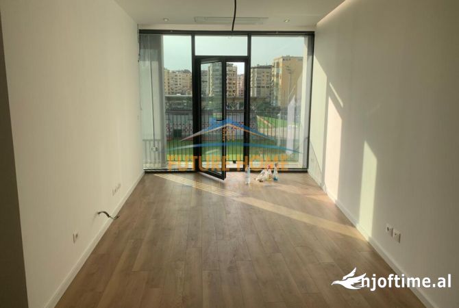 Ambiente Commerciale in Affitto 3+1 a Tirana - 1,000 Euro