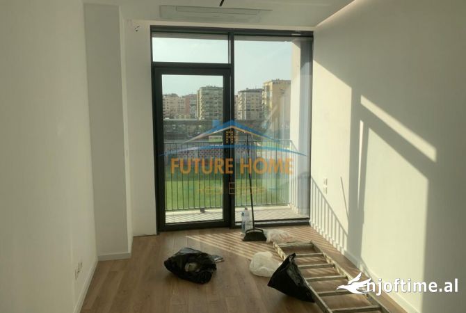 Ambiente Commerciale in Affitto 3+1 a Tirana - 1,000 Euro