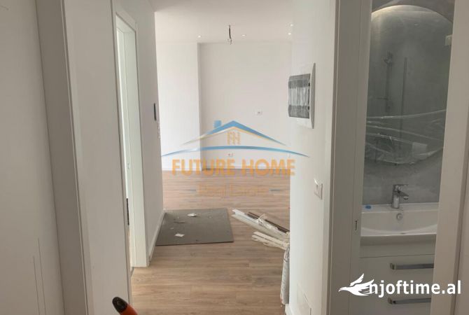 Ambient per zyra tek Lake View