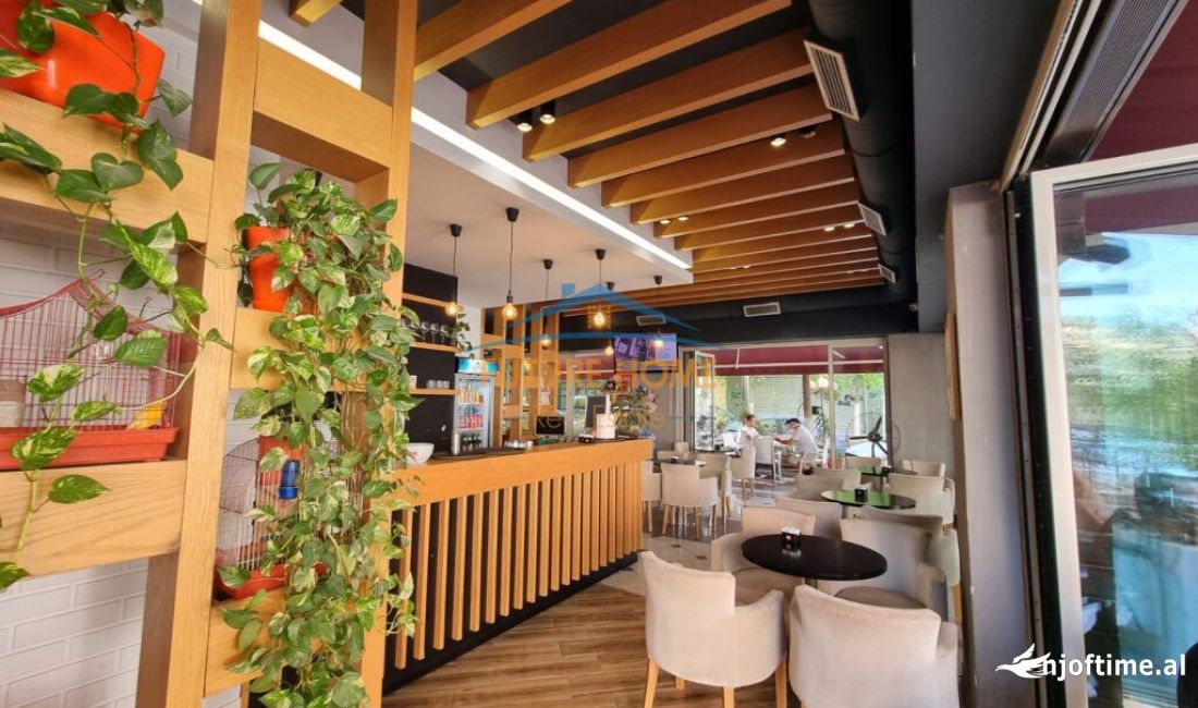 Shitet, Biznes, Bar Pasticeri Furre Buke, Rruga 5 Maj.