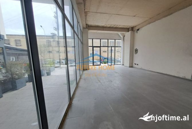 Shitet, Ambient Biznesi, Selite.