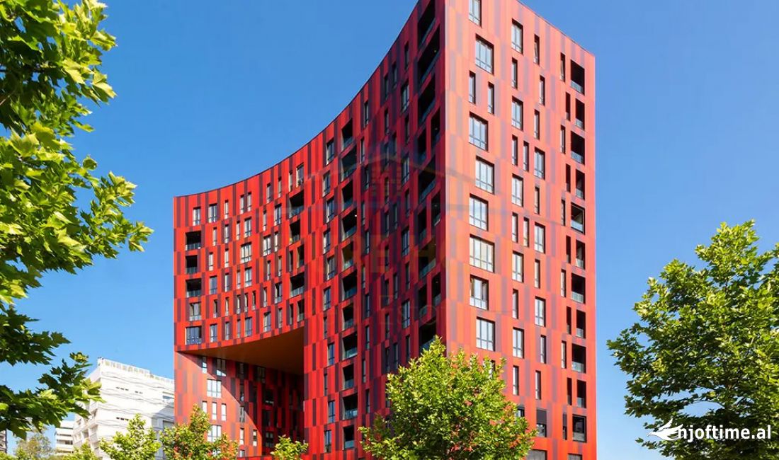 Qira, Ambient per Zyra,Park Gate,Tirane