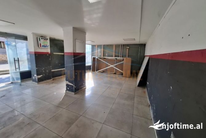 Shitet, Ambient Biznesi, Rruga Misto Mame