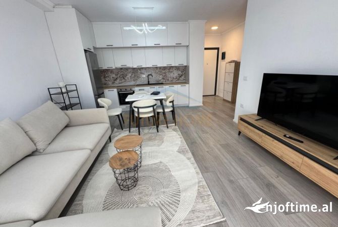 Qera, Apartament 3+1+ Post Parkimi, Golden Park , Tiranë.