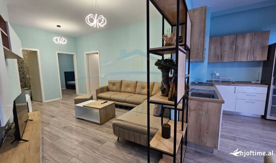 Appartamento in vendita a Tirana 2+1, Arredato