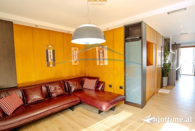 Shtepi ne shitje Duplex(shtepi me 2 kate) ne Tirane, 4+1, Mobilimi Pjeserisht e mobiluar, Pagesa 2,000,000  Euro.