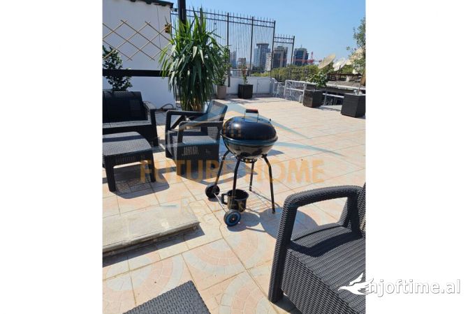 Shtepi ne shitje Duplex(shtepi me 2 kate) ne Tirane, 4+1, Mobilimi Pjeserisht e mobiluar, Pagesa 2,000,000  Euro.