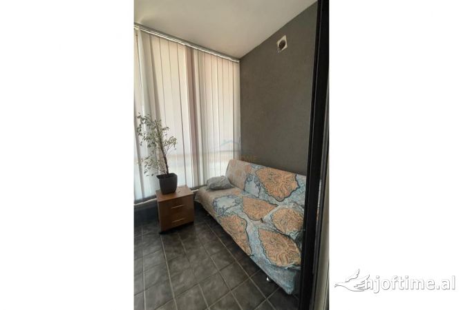 Qera, Ambient Komercial (+Post Parkimi), ish Profarma, Xhamlliku, Tirane.