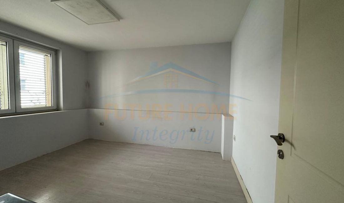 Appartamento in vendita a Tirana 2+1, Vuoto