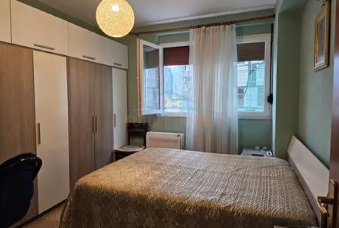 Shtepi ne shitje Apartament ne Tirane, 2+1, Mobilimi E mobiluar, Pagesa 255,000  Euro.