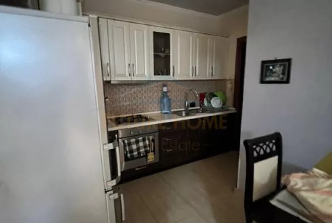 Shtepi ne shitje Apartament ne Tirane, 2+1, Mobilimi E mobiluar, Pagesa 155,000  Euro.