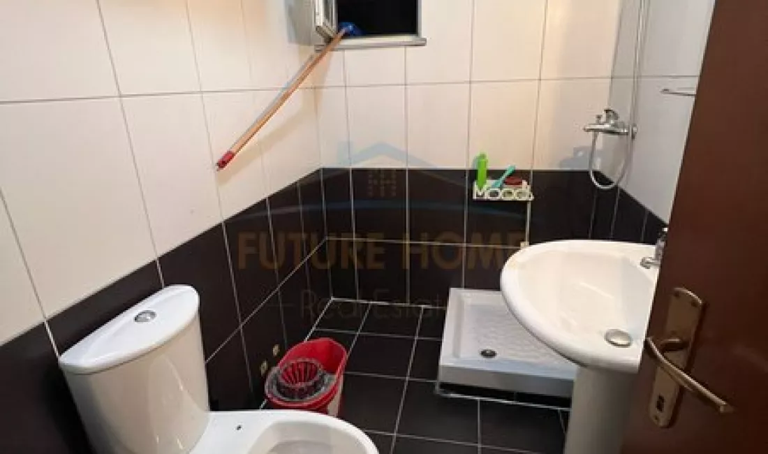 Shtepi ne shitje Apartament ne Tirane, 2+1, Mobilimi E mobiluar, Pagesa 155,000  Euro.