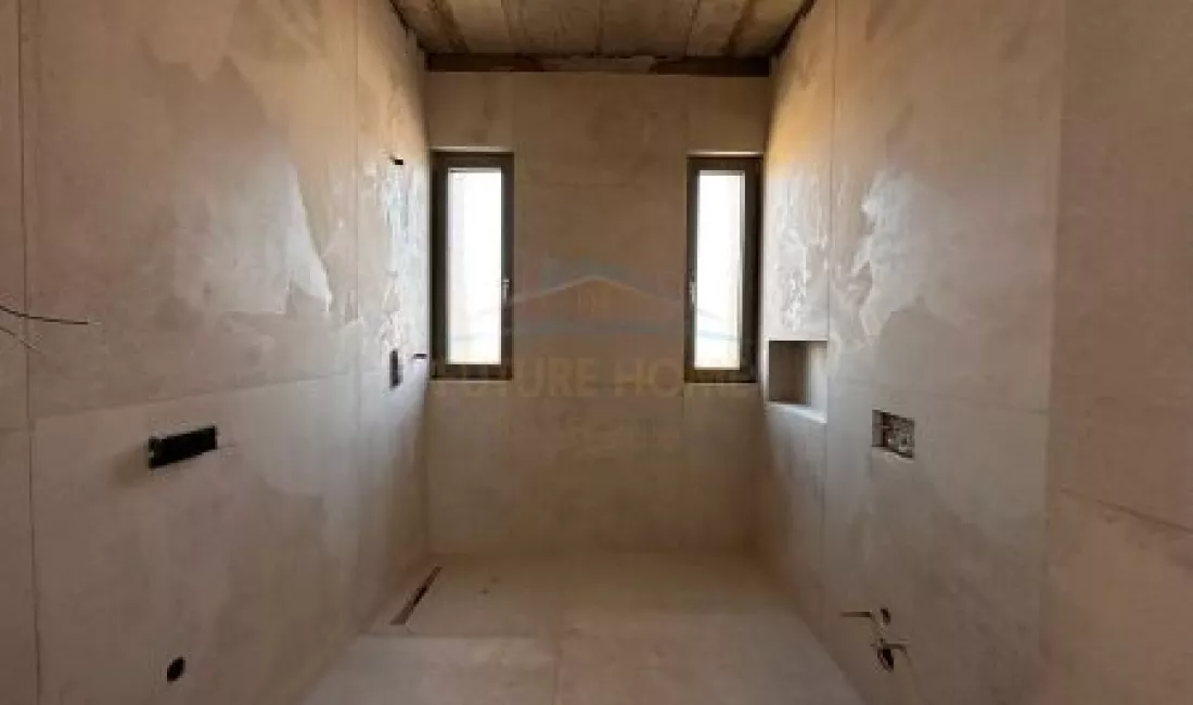 Shtepi ne shitje Apartament ne Tirane, 2+1, Mobilimi Bosh, pa mobiluar, Pagesa 377,000  Euro.