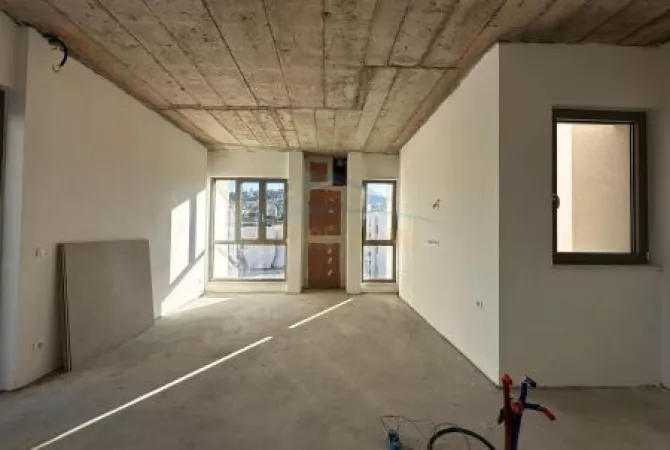 Shtepi ne shitje Apartament ne Tirane, 2+1, Mobilimi Bosh, pa mobiluar, Pagesa 377,000  Euro.