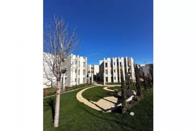 Shtepi ne shitje Apartament ne Tirane, 2+1, Mobilimi Bosh, pa mobiluar, Pagesa 377,000  Euro.