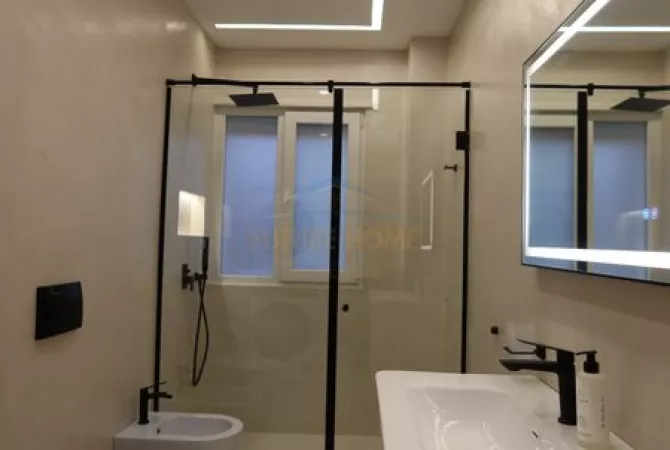 Shtepi ne shitje Apartament ne Tirane, 1+1, Mobilimi E mobiluar, Pagesa 185,000  Euro.