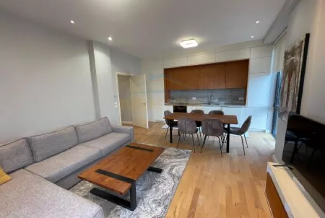 Shtepi ne shitje Apartament ne Tirane, 3+1, Mobilimi E mobiluar, Pagesa 700,000  Euro.