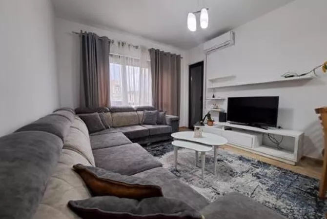 Shtepi me qera Apartament ne Tirane, 2+1, Mobilimi E mobiluar, Pagesa 700  Euro.