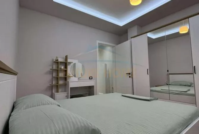 Shtepi me qera Apartament ne Tirane, 2+1, Mobilimi E mobiluar, Pagesa 850  Euro.
