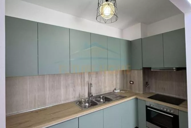 Shtepi me qera Apartament ne Tirane, 2+1, Mobilimi E mobiluar, Pagesa 850  Euro.