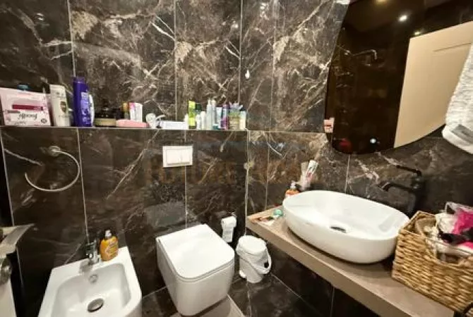 Shtepi ne shitje Apartament ne Tirane, 2+1, Mobilimi E mobiluar, Pagesa 285,000  Euro.