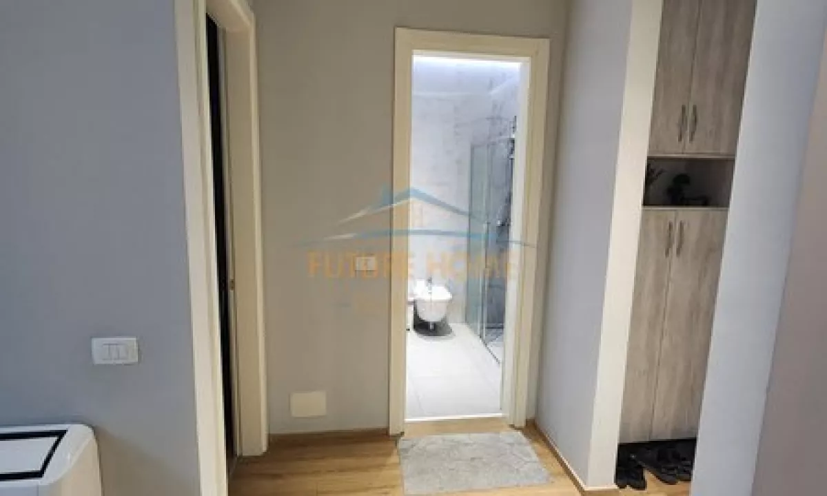 Shtepi ne shitje Apartament ne Tirane, 1+1, Mobilimi E mobiluar, Pagesa 240,000  Euro.