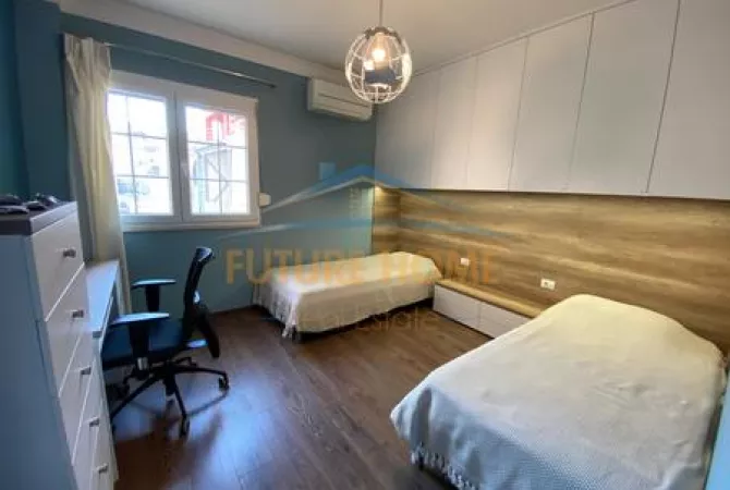 Shtepi me qera Apartament ne Tirane, 2+1, Mobilimi E mobiluar, Pagesa 1,100  Euro.
