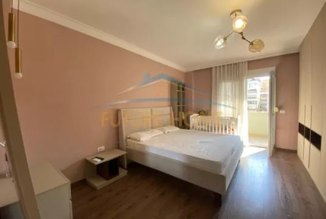 Shtepi me qera Apartament ne Tirane, 2+1, Mobilimi E mobiluar, Pagesa 1,100  Euro.