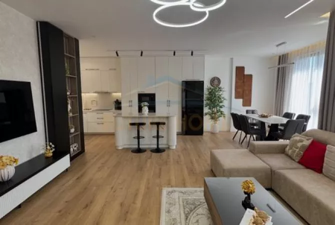 Shitet, Apartament 3+1+2, Rezidenca Erli, Tiranë.