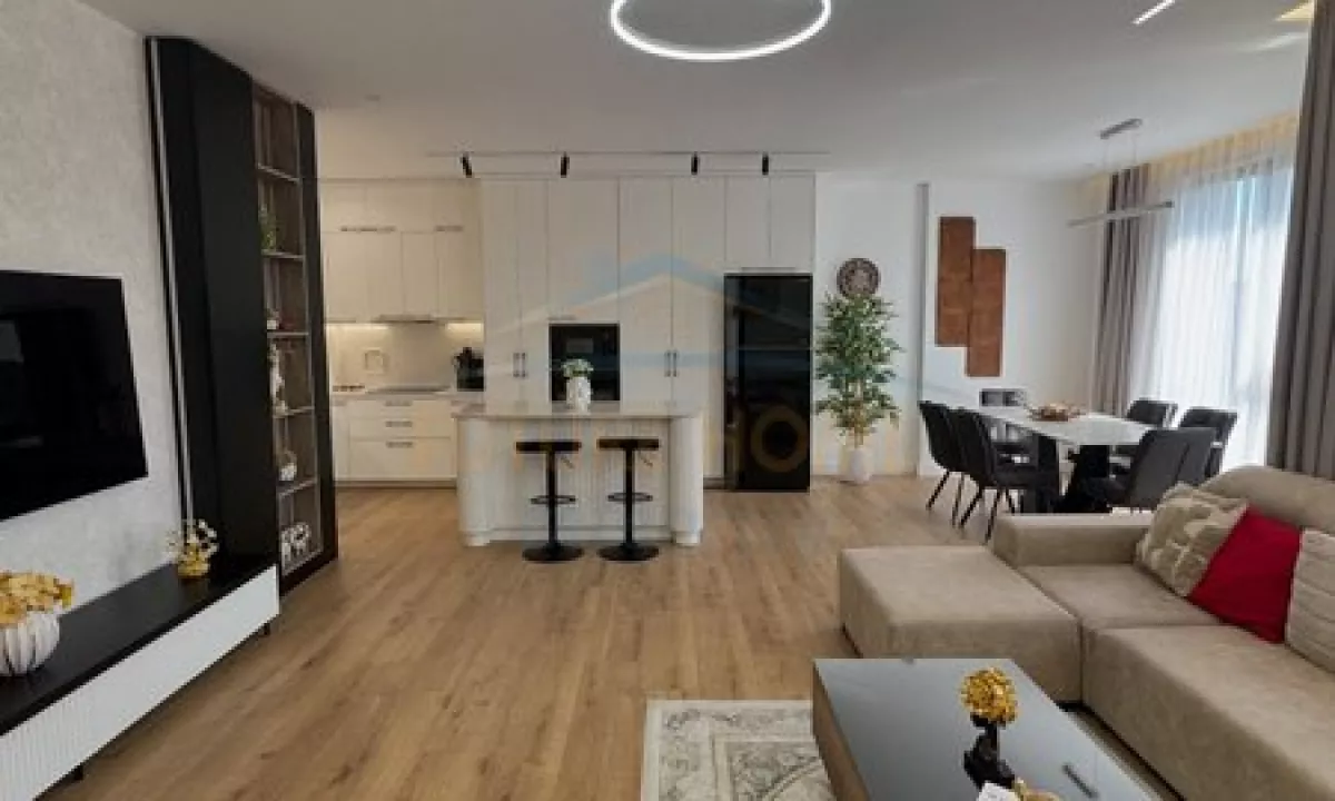 Shtepi ne shitje Apartament ne Tirane, 3+1, Mobilimi E mobiluar, Pagesa 312,000  Euro.