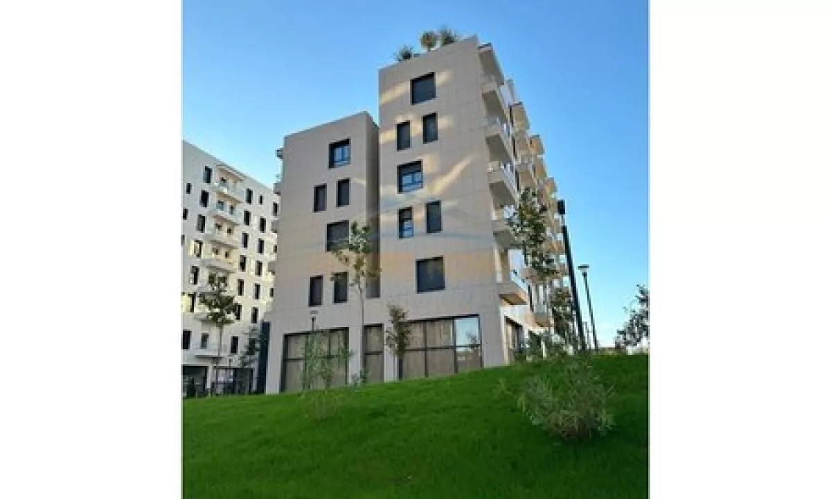 Shtepi ne shitje Apartament ne Tirane, 1+1, Mobilimi Bosh, pa mobiluar, Pagesa 128,915  Euro.