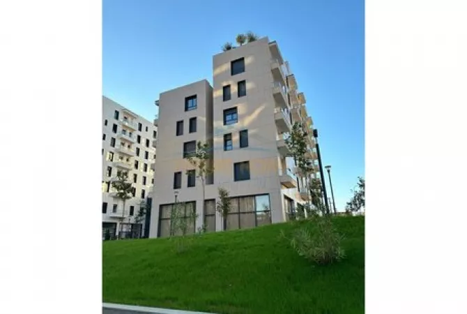 Shitet, Apartament 1+1, Porcelan, Tiranë.