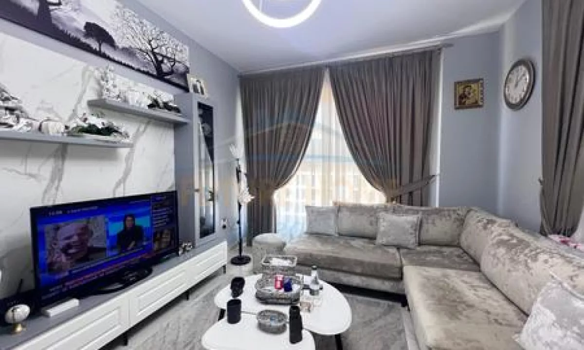 Shtepi ne shitje Apartament ne Tirane, 1+1, Mobilimi E mobiluar, Pagesa 135,000  Euro.