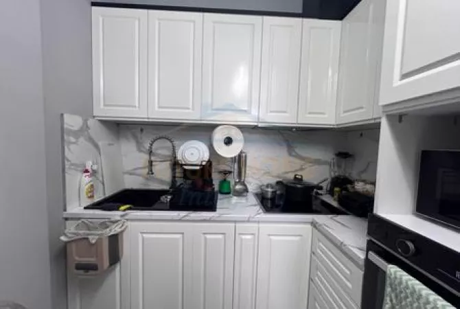 Shtepi ne shitje Apartament ne Tirane, 1+1, Mobilimi E mobiluar, Pagesa 135,000  Euro.