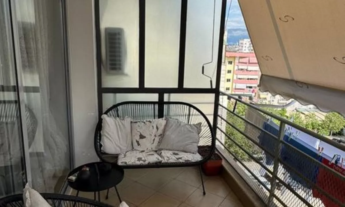 Shtepi me qera Apartament ne Tirane, 2+1, Mobilimi E mobiluar, Pagesa 750  Euro.
