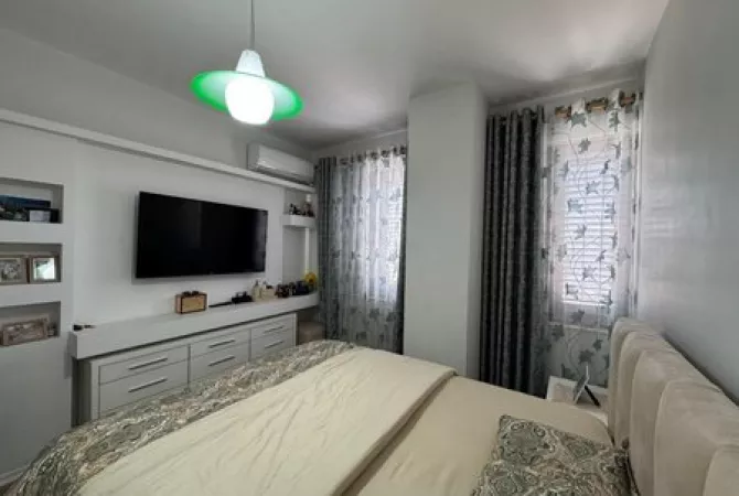 Shtepi me qera Apartament ne Tirane, 2+1, Mobilimi E mobiluar, Pagesa 750  Euro.